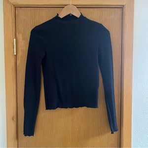 🔷 {3/$20} FOREVER 21 • Scalloped Long Sleeve Top - Black - S